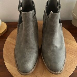 Qupid Distressed Gray Ankle Booties